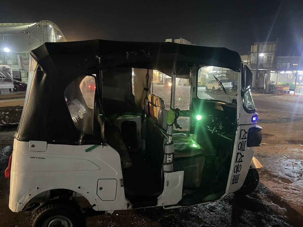 السلام عليكم تكتك مديل 2022 المكينة باجاج  خير من الله 
ضربة بس باللغد نضيفة 
ارقام كاملة باقي بس الاستلام  
سعرها 7,500,000 سبعة و نص وبيها مجال للطيبين
المكان بغداد الزعفرانية أربع شوارع
الرقم ***********
