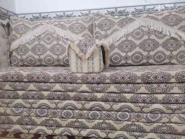 جلسه سعودي 14 متر.. 7 دوشك.. اسفنج حبيبات مضغوط.. دوشك عالي 7 سم الارتفاع.. ***********.. واتس
