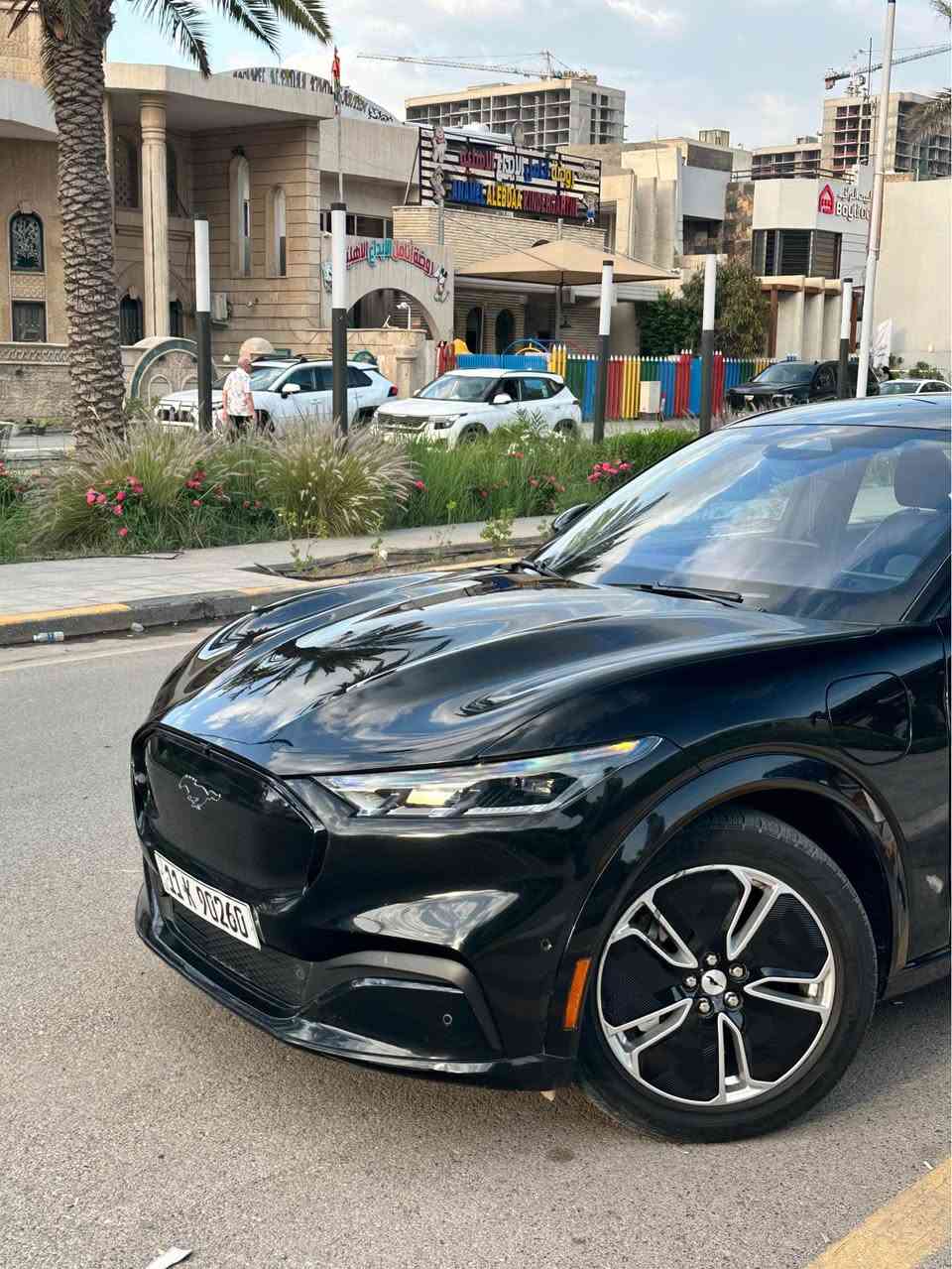 السلام عليكم 

موستنك ماك E
2023
ماشيه 47 الف ميل 
فول مواصفات 
صندوك كهرباء 5 كامرات رادار امامي 
رادارات جانبيه تثبيت الخروج عم المسار  3 وضعيات قياده 

الشحنه تمشيك 400 كيلو 

السعر 20000$بيها مجال بسيط

للستفسار (***********) بغداد, العراق
