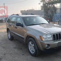 جيب لاريدو2006  انبارصبغ 3قطع سياره جديده بمعنئ الكلمه فور ويل بيها نق...