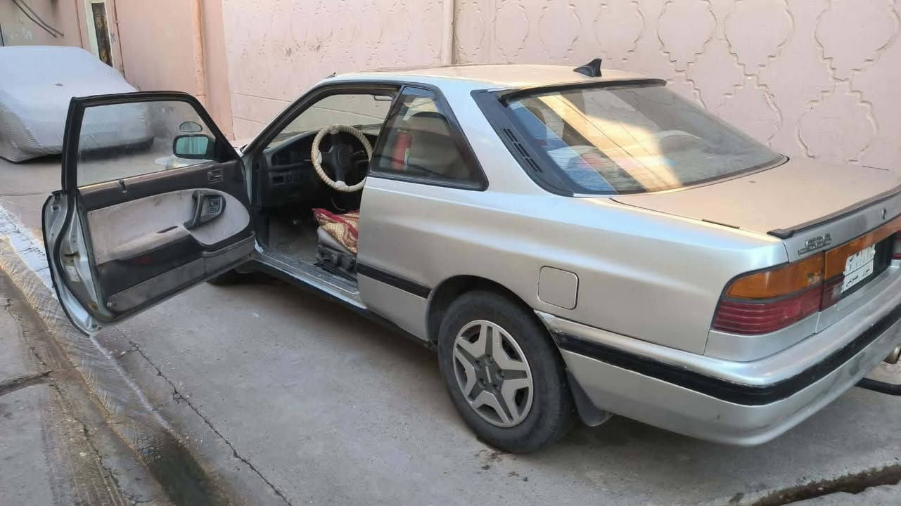 السلام عليكم مازده تك باب موديل 89 سنويه خضره ورقم الاماني كابون بيها بس مامحدث محرك مال كصه كير شرط مصبوغه عام بدون طخه او حادث السعر 28 وبيها مجال ***********واتساب
