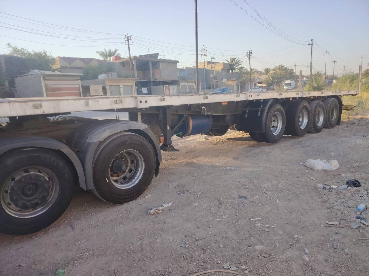 سكانيا 2002 مكينة انجكتر مربوطة عربانة اربع محاور 2 رفاع اجناب 1متر سيارة جاهزة العمل***********
