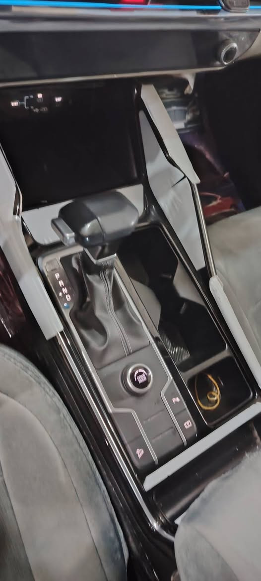 سلام عليكم سورنتو
مديل2025 كفاله عامه 
سياره كشنات كهرباء محرك 6سلندر 
جنطه كهرباء لايت زنون اناره بدشبول 
شاشه متصله بلوتوث 
كير عصا 
ماشيه25الف اصل 
رقم اربيل جديد بسم شركه هزه وحفص جديد 
المكان النجف الاشرف 
رقم الهاتف***********بي واتساب
