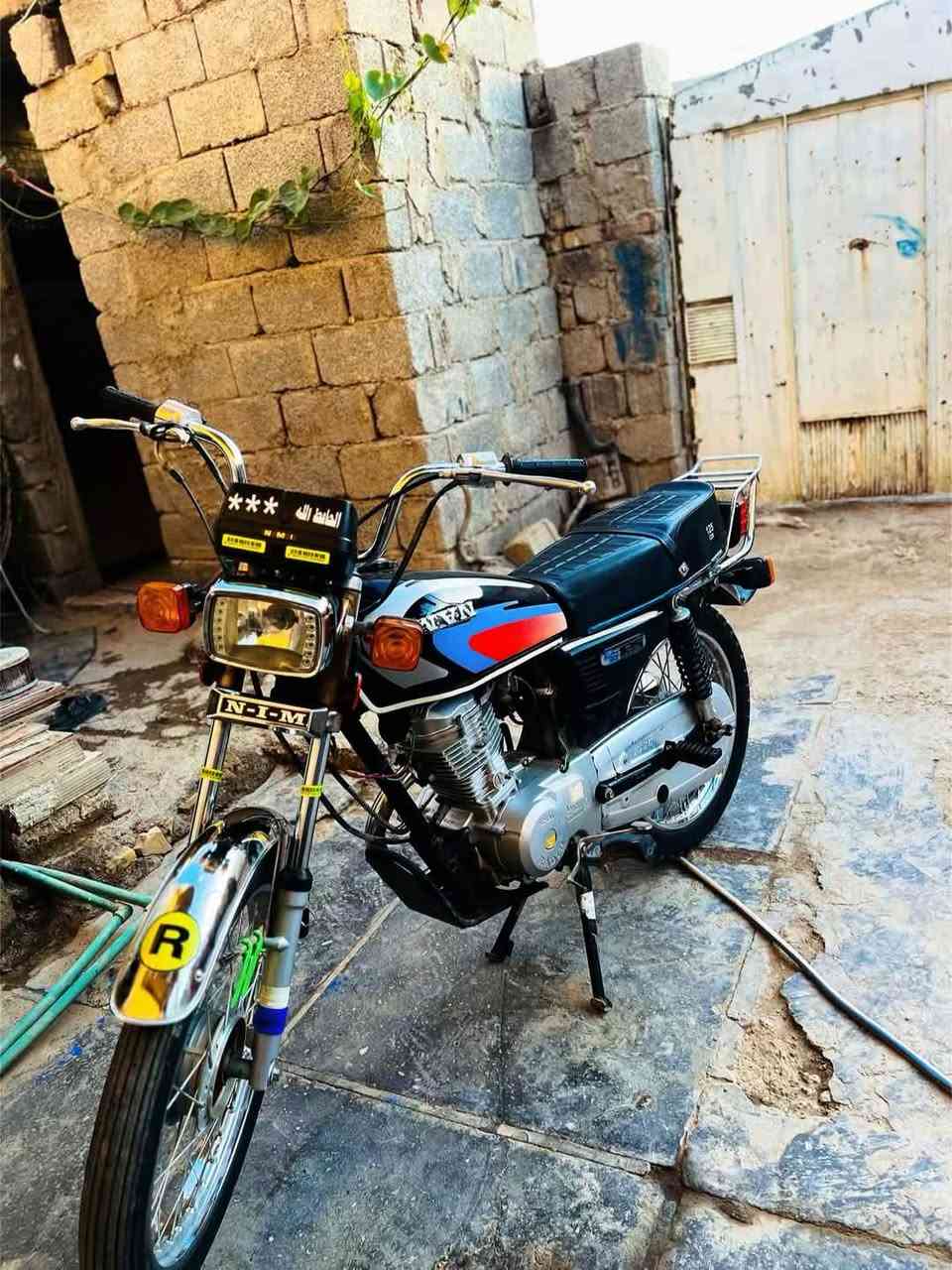 سلام عليكم دراجه نامه للبيع شاصي 11تعمير 23 شبه اصلي 3احرف رقم نكليزي وسنويه لل30باسمي تحويل اي يوم يعجبك مكان كوت شارع النفط سعر مليون و50وبيه مجال بسط  متواجد خاص ورقم 
***********
