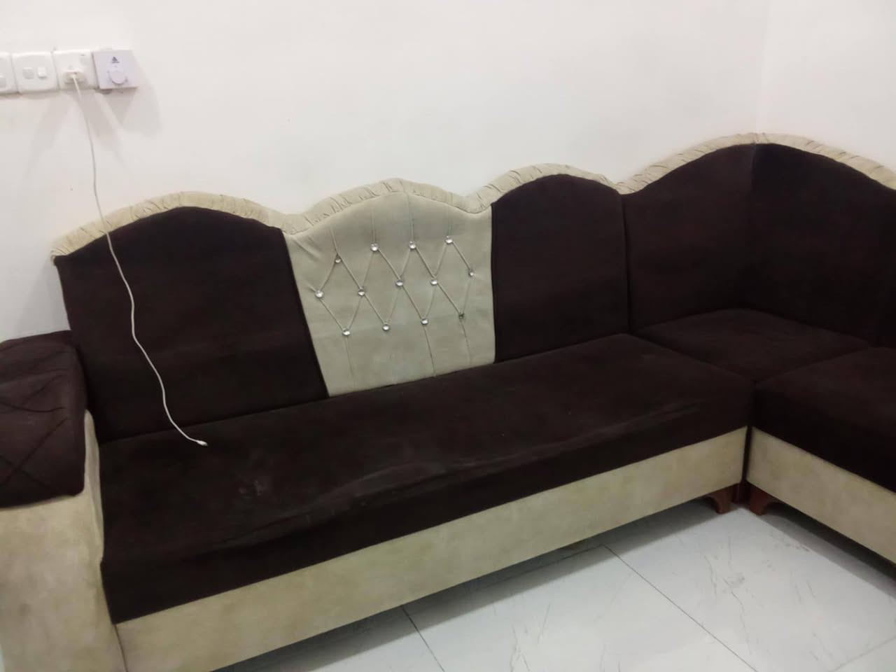 السلام عليكم من رخصة الادمن ديوان للبيع 19 مقعد بي ث قنفات السفنج مالتهن نازل اما البقيه مابيهن شي عنوان بابل


**إذا كنت صاحب هذا الإعلان وتريد حذفه لأي سبب، رجاءا أرسل رسالة إلى الدعم الفني**