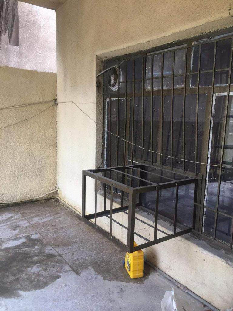 دار كلاسك ٢١٦ م 
واجهة ١١ م 
يصلح استثمار
يمكن ان يباع تقطيع ١٠٠م و ١١٦ م 
بناء مسلح نظيف 
يحتوي ٤ غرف نوم وصالة ومطبخ وصحيات عدد ٢
كراج وحديقة 
البيت يقع في حي الجهاد الملحانية خلف مسبح الرافدين
البيت سند مستقل 
ياسم شخص واحد
من صاحب البيت *********** بغداد, العراق
