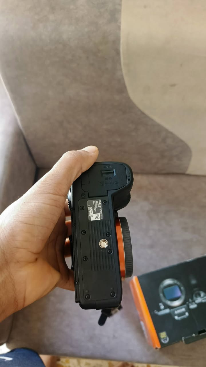 كاميرا سوني a7 mark lll
الكامرة نظيفة مستخدمة استخدام شخصي فقط 

 شتر   1.5k
الكارتون وملحقاته كامل 

السعر مليون و٥٠٠ قفل 
واتساب 
***********
