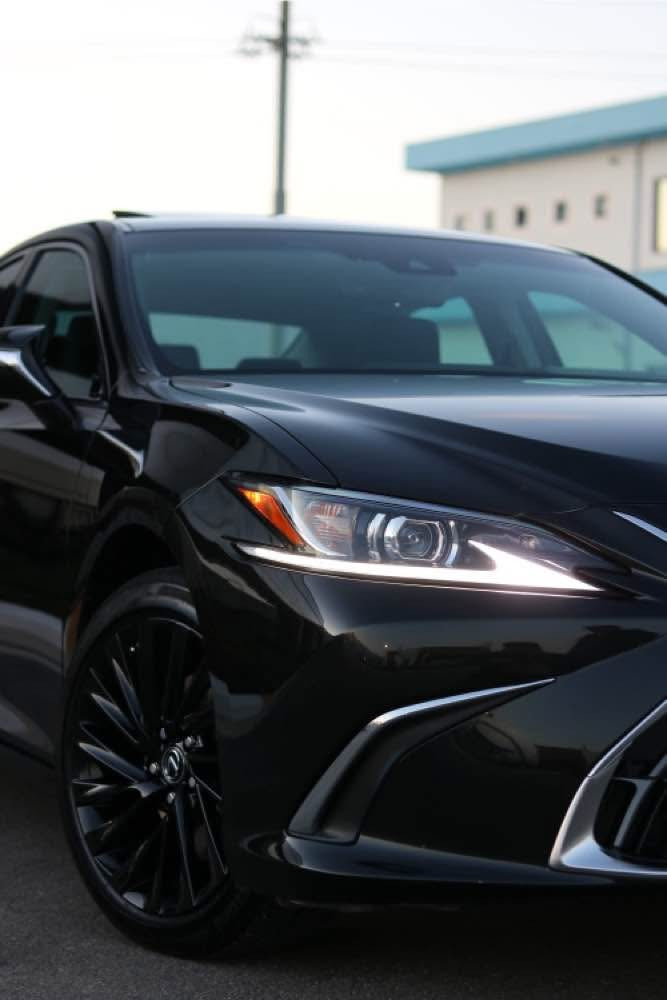 lexus 2023 
E350
مواسەفاتیbase فول ٦ پستۆن ئەمریکی بێ بۆیاخ 
سەیارەکە بەس بورغوی دەرگاکانی دەسکاری کراوە نەشگۆڕاوە بەشەرت هەموو گیانی ساردیشی نیە 
بەسمە 
سلاید
کوشن کارەبای کوشن میمۆری کوشن ساردو گەرم
شاشە و کامیرا 
سوکان هیتەر 
ڕادار 
حاسەی پیشوو دوا 
ئاوێنە ڕادار ئاوینە شەفت
*********** السليمانية, العراق
