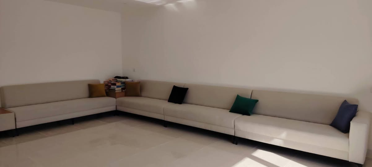 9 مەترە پاکو بی عەیب 400قوفل سەیسایەقنوێ .دەستکردە 9مەترە بەشێوازی نوێ و تاک زاویەکەی مێزە قوماشەکەی زبرە . 
بـــــۆفـــــرۆشــــــتــن 
500قوفڵیەتی السليمانية, العراق


**إذا كنت صاحب هذا الإعلان وتريد حذفه لأي سبب، رجاءا أرسل رسالة إلى الدعم الفني**