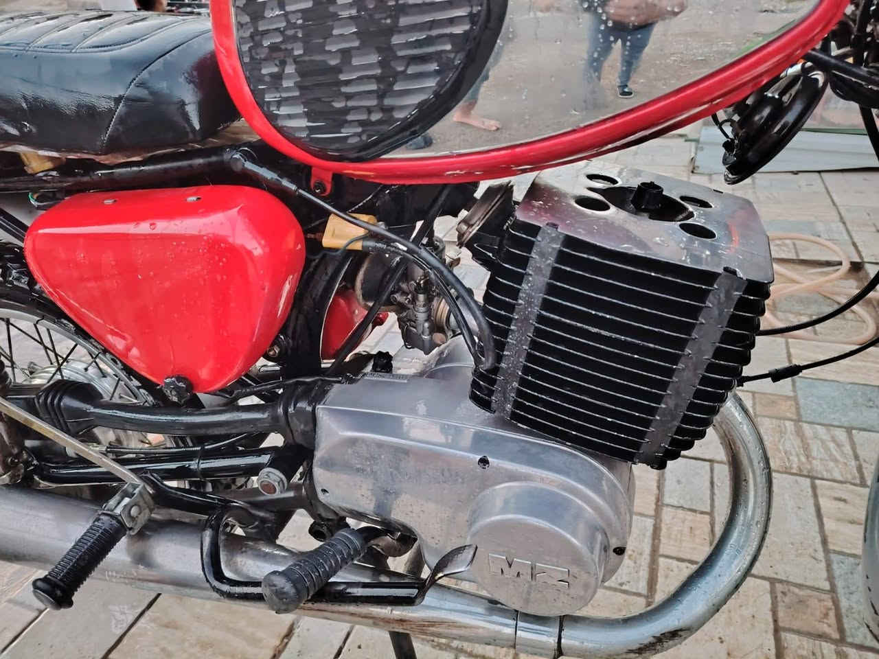 موطور 81mz 
محدث 
دسك شغال رقم سنويه بي بكن صوت قليل كهربائيات شغال لتواصل ***********

