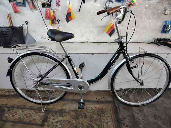 باسكيل ياباني باله حجم 26 شرط نظافه بدون اي عيب شلونه بل صوره هيج سعره 55 قفله شراي خابر وتدلل *********** ملاحظة اروس شعندك باسكيل عاطل لو حته صغير تحياتي للجميع
