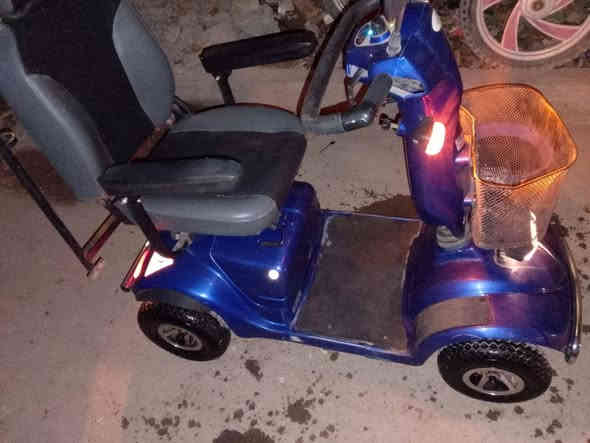 السلام عليكم عربانه معوقين جديده لوك بطارات كبار 60 امبير كولهه جديده استخدام قليل *********** مكاني بغداد سعر 500 بيهه مجال قليل ***********
