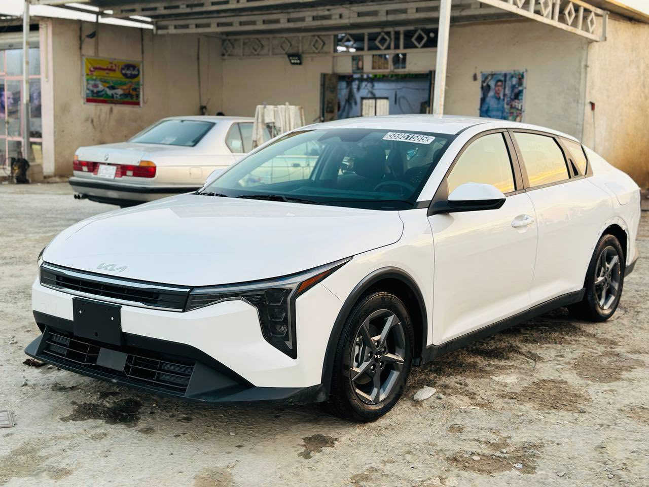 K4
الضرر موضح بالصور بدون رقم تترقم جميع المحافظات 
ماشيه 3000 
مكان السيارة حله مركز 
السعر 172 
***********
