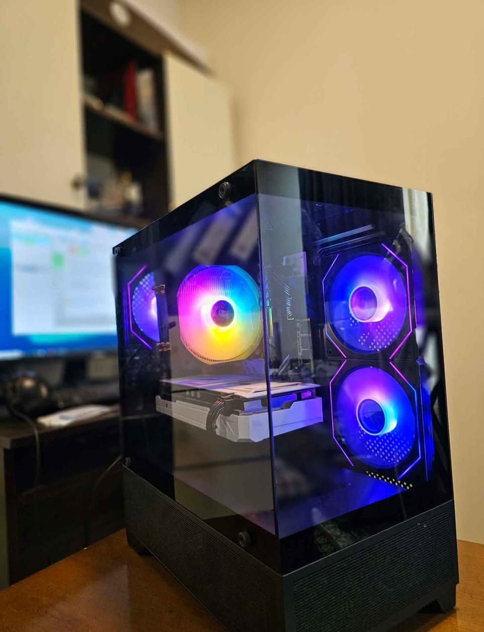 CPU: AMD Ryzen 5 3500X
GPU: NVIDIA GeForce RTX 2060 6GB
RAM: 16GB DDR4
Motherboard: B450 chipset
Storage: 256GB drive
بە سەریعی بۆ فرۆشتن تازە سێرڤس کراوە و سێرماڵی گۆڕاوە بە گریزی قفڵی ٦٥٠ هەزار نامە مەنێرن بۆ معامەلە ئەو سعرە کۆتایە ماشااللەی ئەێ زۆر بەهێزە
0771-477-7940 whatsup ✅️ السليمانية, العراق


**إذا كنت صاحب هذا الإعلان وتريد حذفه لأي سبب، رجاءا أرسل رسالة إلى الدعم الفني**