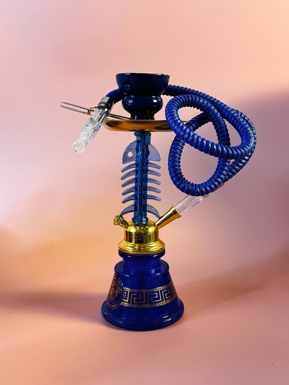 اركيلة فاخرة بتصميم أنيق وعصري

الارتفاع: صغير  (مناسب للطاولات والمكاتب)

جسم معدني متين
قاعدة سفلية مصقولة بتصميم زخرفي ذهبي

خرطوم مرن عالي الجودة
قبضة شفافة مع لمسة معدنية

رأس فحم معدني مع شبك علوي
توزيع ممتاز للحرارة

تصميم عصري مدمج
زخارف كلاسيكية تضيف طابعًا فاخرًا

💎 المميزات:
سحب ناعم ودخان كثيف
سهل الفك والتركيب والتنظيف
مناسب للاستخدام اليومي
ثابت وآمن بفضل القاعدة الثقيلة
مثالي للاستخدام المنزلي أو المقاهي أو كهدية فاخرة

متوفر خدمه توصيل لجميع المحافظات العراق 🇮🇶....


**إذا كنت صاحب هذا الإعلان وتريد حذفه لأي سبب، رجاءا أرسل رسالة إلى الدعم الفني**