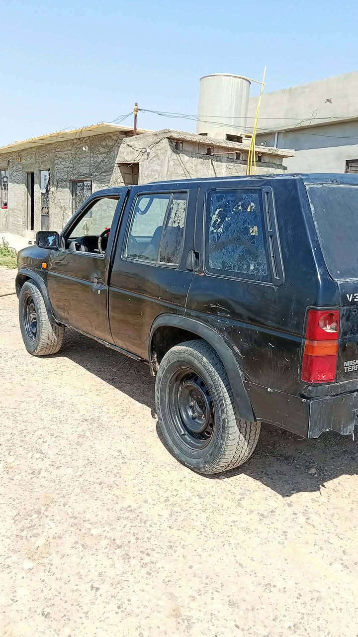 نيسان حبل محركها الصلي يدخن كير شرط صدر زين تايرات زينات السياره حاطيلها كابريته مال شنكه ب700 بيها مجال السياره شغاله . ‏‪***********‬‏

