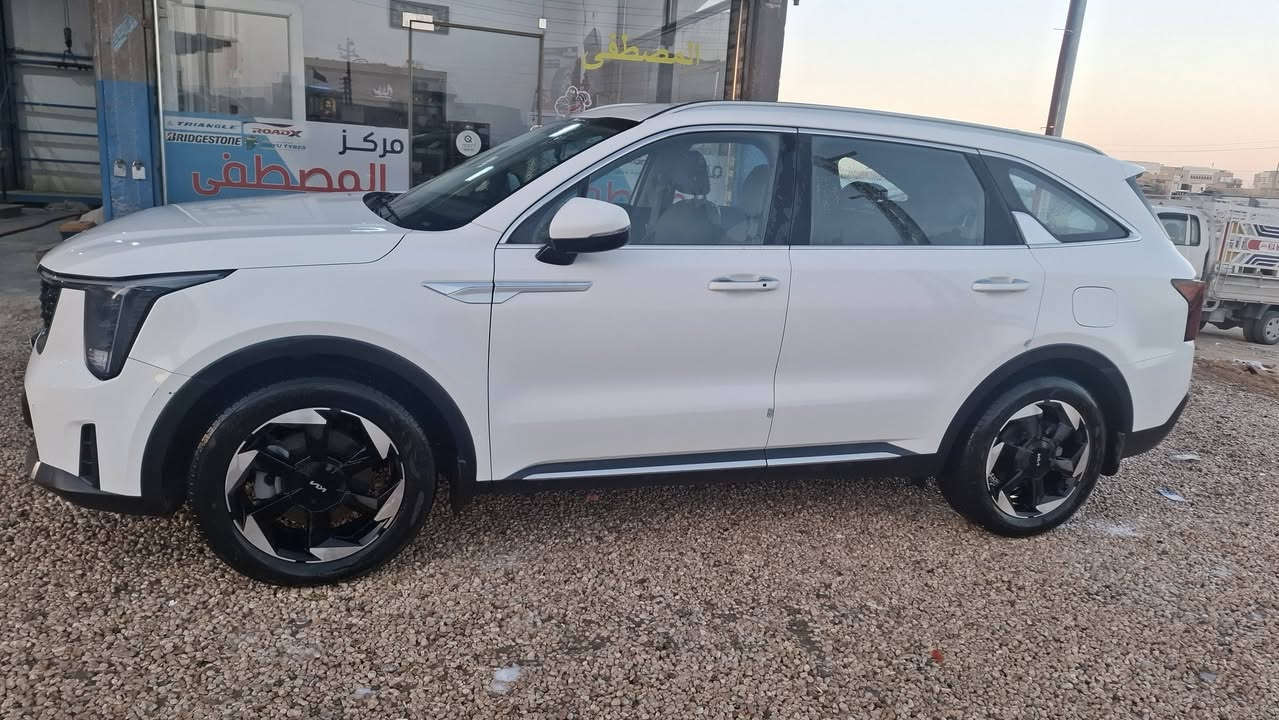 السلام عليكم  سياره سورنتو  مديل (2024) كفاله عامه كير ماوس شاشه لمس  كير ومحرك مكفوله *********** ماشيه (70000) السعر 310وبيه مجال  كربلاء محرك (6سلندر)
