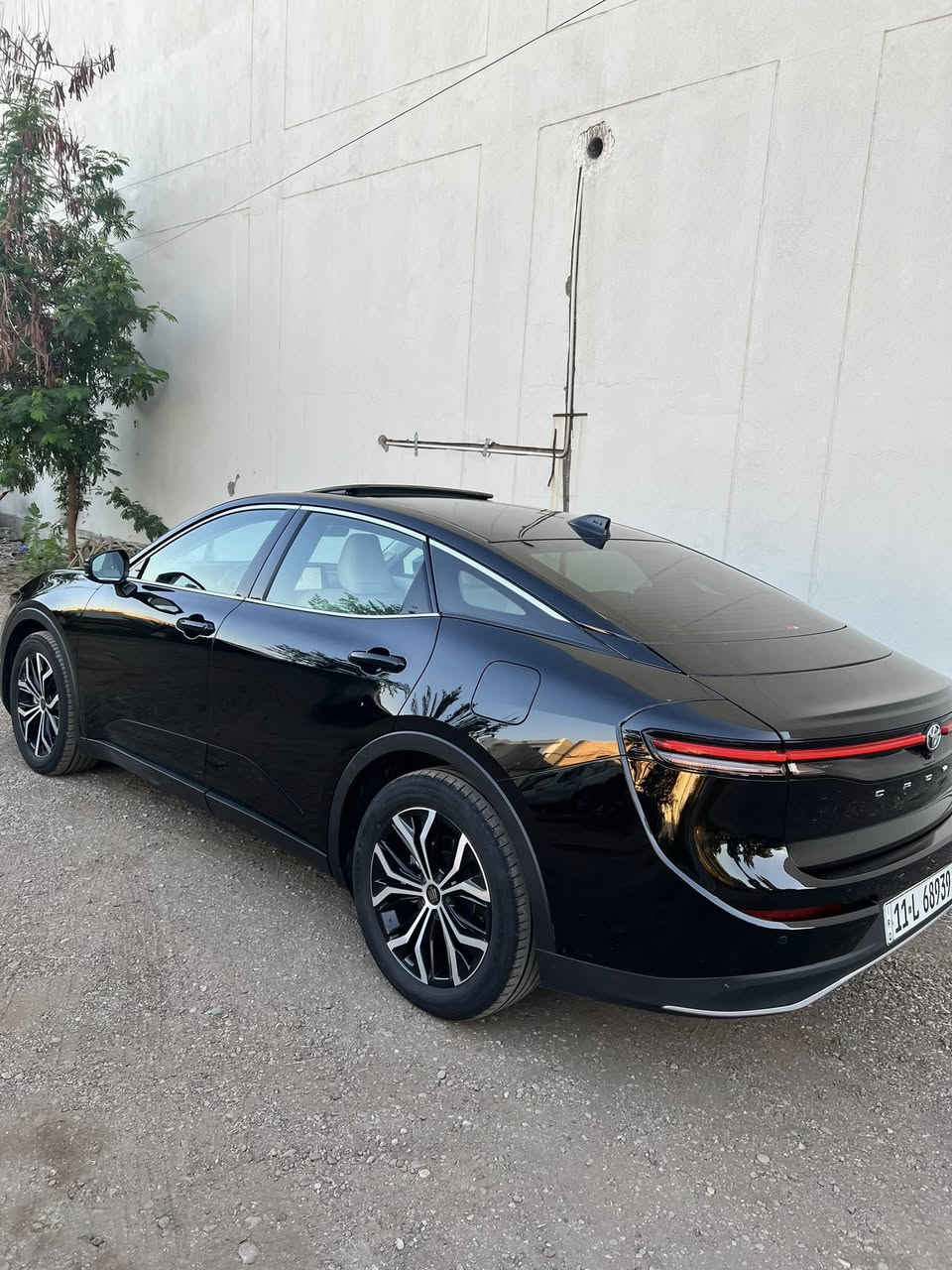 السلام عليكم كراون 2023  خليجي عبد اللطيف بن جميل بريميوم ماشية ١٣ الف مغلفة PPF بالكامل مكفولة عدا باب السايق بيه بارد مكان السيارة الكاظمية السعر 31,000$ هاتف ***********
