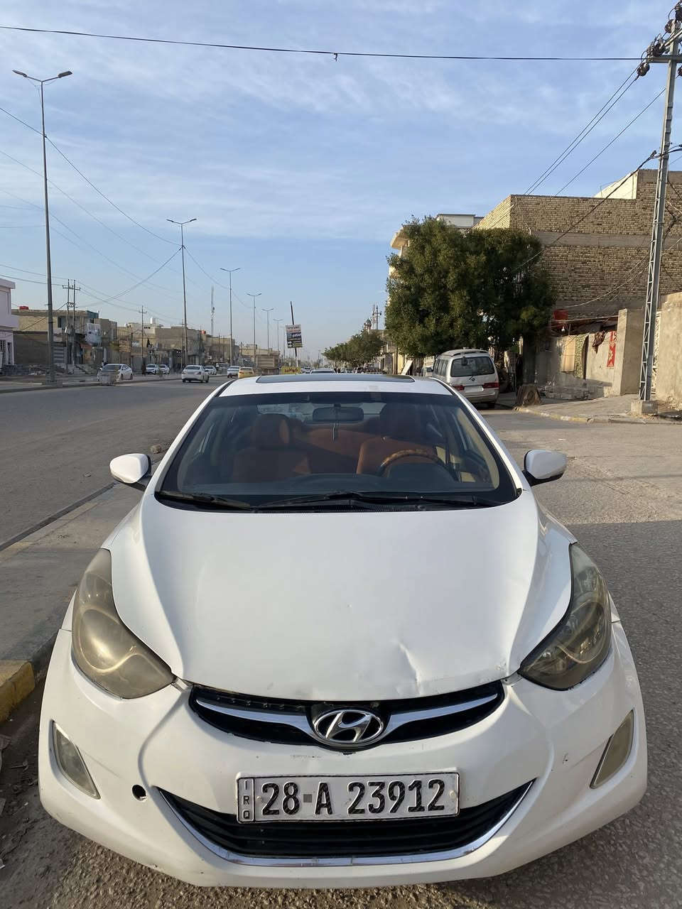 اللنترا 2014 محرك 1800 السيارة بيها 3 قطع صبغ بدون دواخل مكانها النجف للتواصل ***********
