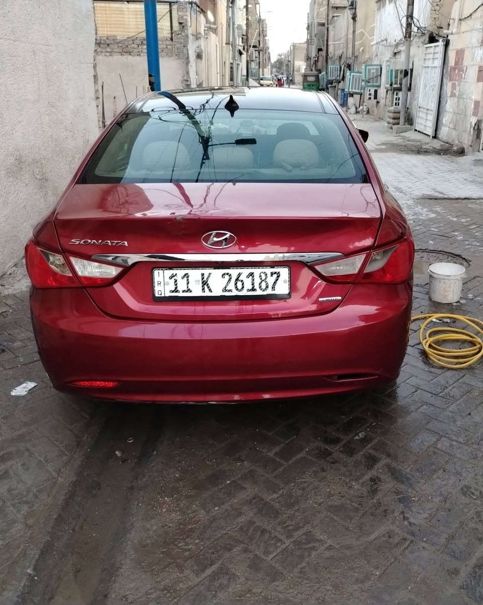 🚗 للبيع / هيونداي سوناتا 2013
📌 وارد أمريكي
🔹 السيارة بها حادث من الأمام مضروبة بالعراق 
✔️ مبدّل البنيد الأيمن
✔️ مبدّل الجاملخ
🎨 يوجد صبغ بالبنيد والجاملخ + صبغات بسيطة
🔧 ضربة خفيفة بالصندوك (تم إصلاحها)
🚘 السيارة خير من الله، وين ما تريد تروح بيها روح
💰 السعر: 97 ورقة وبيها مجال
📞 للاستفسار: ***********
📄 السيارة باسمي – رقم إنكليزي – تحويل
