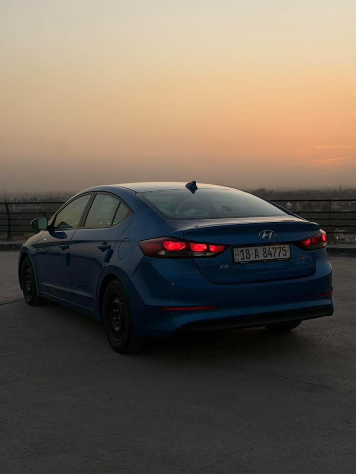 السلام عليكم
النترا 2017 وارد امريكي 
مواصفات se ماشيه 118 ميل قابل للزيادة 
حادثها جاملغ خلفي وقبق جنطة نفسهن مصلحات ومصبوغات وبالعراق صار بيها طخة بالباب خلف الصدر والجاملغ الخلفي نصبغن بدون تبديل كلها ليبل واحد 
السيارة بجم كبس بدون كص بدون شاصي بدون لغد كفالة 
السيارة جاااهزة بدون نقص برغي السعر 117 وبيها مجال 
***********
