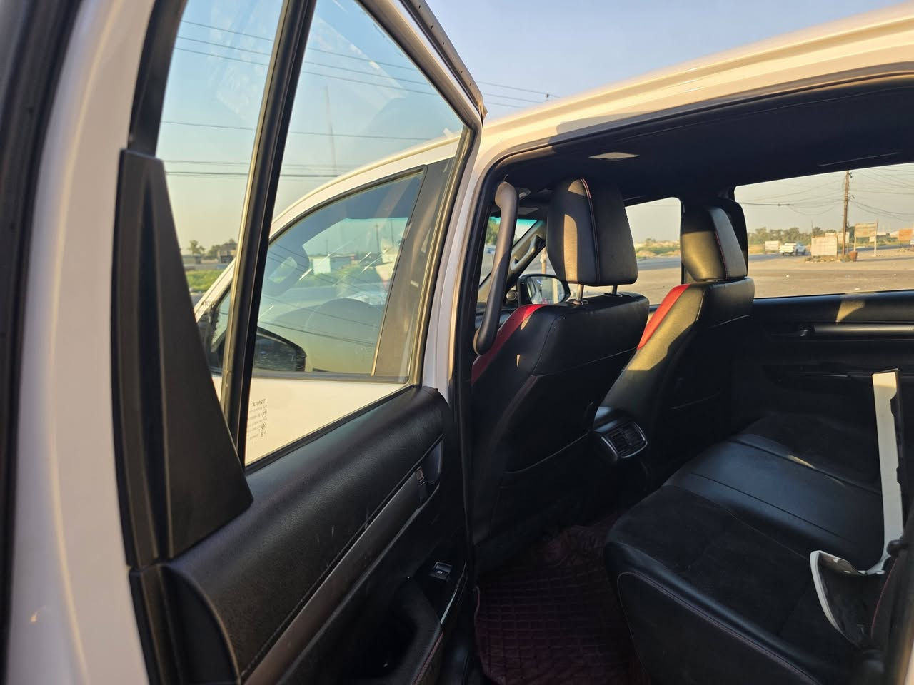 تويوتا هايلوكس GR2022 السعر 339 بيها مجال بسيط ***********
العنوان بغداد تقاطع النهروان 
ممشا 93km

سونار مرفوق بلصور 

عدا موضح بالسونار بارد مقفولة من كلشي 

تخم تاير 

سنوية لغاية 2027/7/18

تحويل ثاني يوم 

سيارة نظيفة
