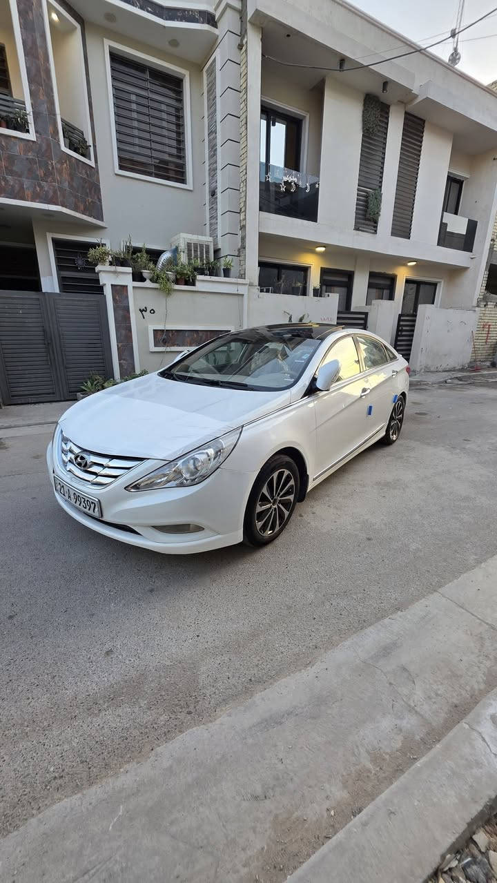 سلام عليكم
سوناتا ٢٠١١ خليجي محرك ٢٤٠٠ دوششش باسم كردي تحويل وكاله عادي  سنويه جديده 
صبغ باب خلف سكن ونص جاملغ فقط 
مواصفات كشنات كهرباء بانوراما تبريد قطعتين حساسات خلفيه مري شفط اشاير بلمري ويل كب كروم  لايت عدسه 
سياره جاهزه للاخير 
عارضها ١١٣ ومجال بسيط كلش 
مكاني بغداد الكرخ 
***********
