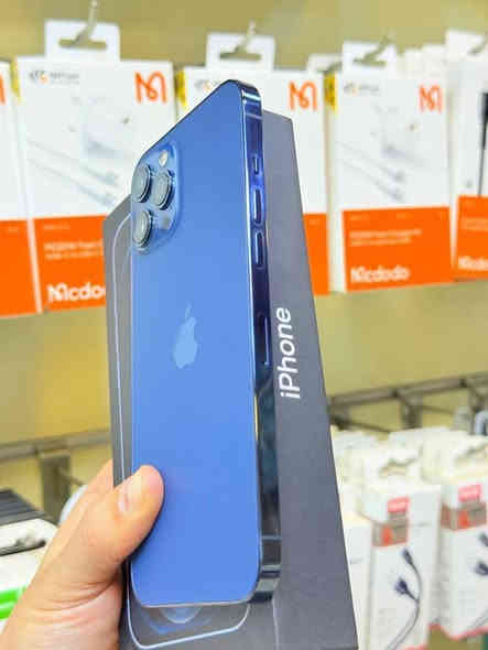 ايفون 12 برو ماكس
ذاكره 256
بطاريه79%‎
جهاز اصلي   وتر بروف. شرط
ملحقاته كامله
السعر 510  الف 
نضافه 100%
***********واتساب فقط او خاص فيس
مكاني /بغداد قرب بسمايه
