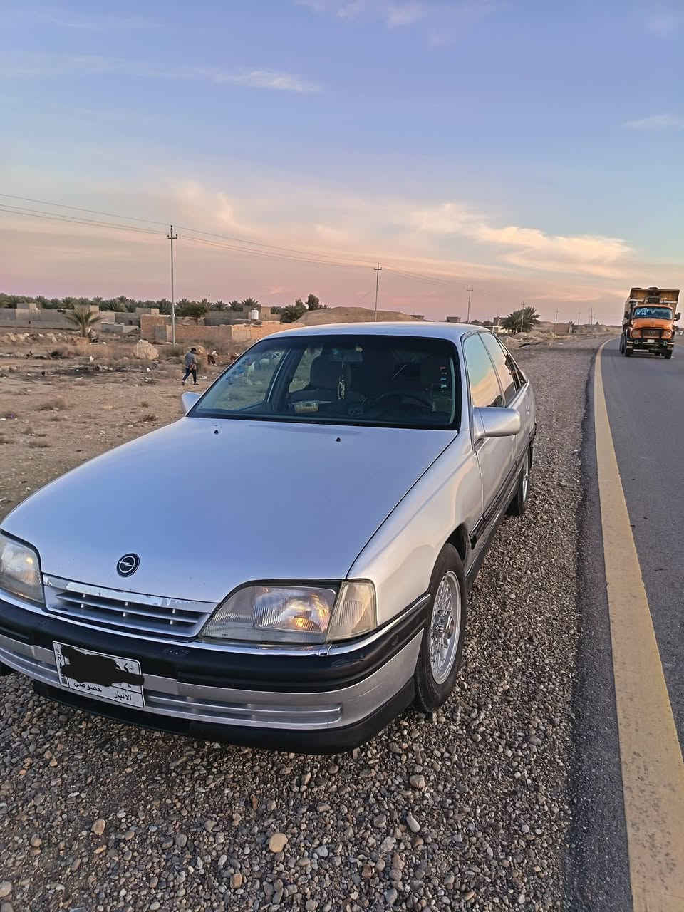 السلام عليكم اوميكه للبيع موديل ٩١ كير محرك جديد شرط 0773 448 1532
