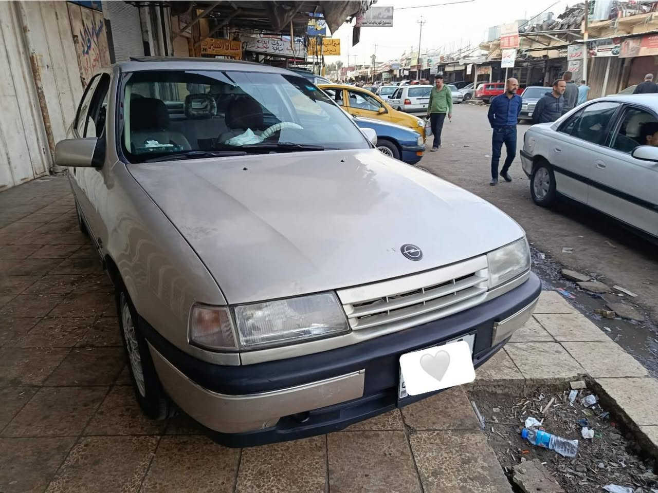السلام عليكم 
اوبل فكترا للبيع موديل٩١
كير اوتوماتيك اصل
حجم١٨ اصل
سلايت 
تبريد اصل
ABS  
ويل كب خليه اصلي
محرك وكير بشرط
صبغ داير ودوسه فقط
تايرات جدد 
باتري جديد
غرفه بحاله ممتازه 
بطاين البواب نضاف
السياره كلها بشرط ما بيها اي نقص طخم جديد

**السعر ٥٠ وقابل للتفاوض
للاتصال *********** موصل جانب ايمن
مو تجي تنطيني ٣٥ وتكلي ما بيها شي معامله لو اريد ابيع  ب٣٥ ما اطلب عليها ٥٠  
اعتذر ع اطاله🤍.

