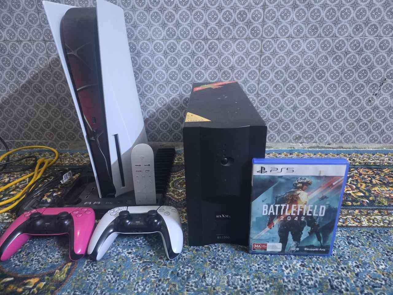 بلي 5 اخر اصدار نضام 13 00
مع لعبة بتل فيلد اون لاين 
ملحقات كاملة 
1 قاعدة بلي فايف ويدات 
2 جوستك عدد 2 
3 يو بي اس اصلي من شركة مكسيما 
4 ذاكرة 825 كيكا 
ملاحضة البلبي بي اشتراك بلس مدة شهر 
يعني جاهز مابي اي نقص 
سعر هاذة العرض كلة 750 الف بي مجال قليل 
*********** مكاني بغداد شعب 
وعندي توصيل وين ما جنت اب 5 الف
