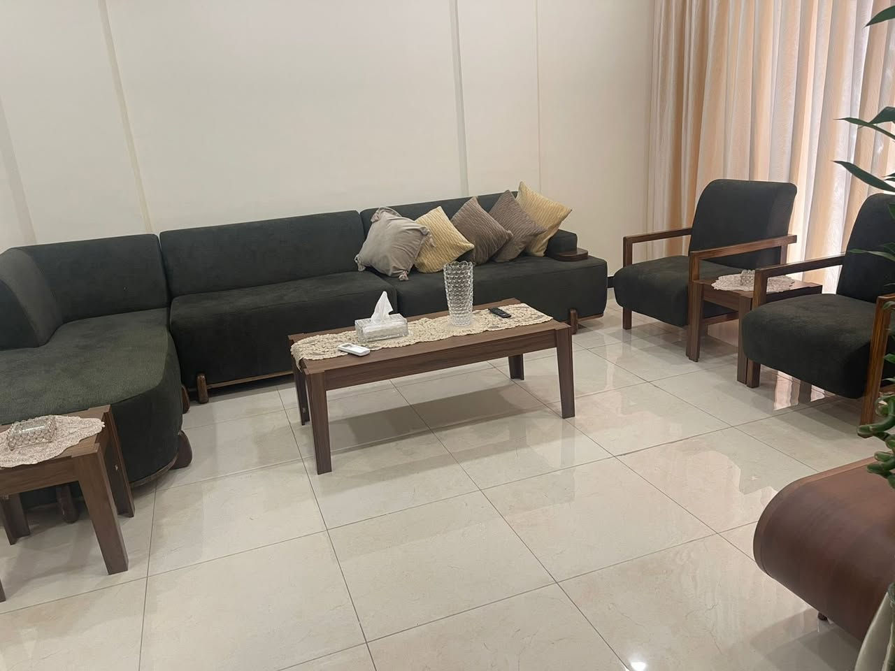تخم البارحه جبت والله العظيم ومكفه بيتي وحاطه بغير مكان هسه اخذته بمليون وربع الله شاهد نضيف جدا جدا محد كاعد بي ومستعجله ع بيعته بمليون اخذو اريده ابيعه لان مومكاني حاطته


**إذا كنت صاحب هذا الإعلان وتريد حذفه لأي سبب، رجاءا أرسل رسالة إلى الدعم الفني**