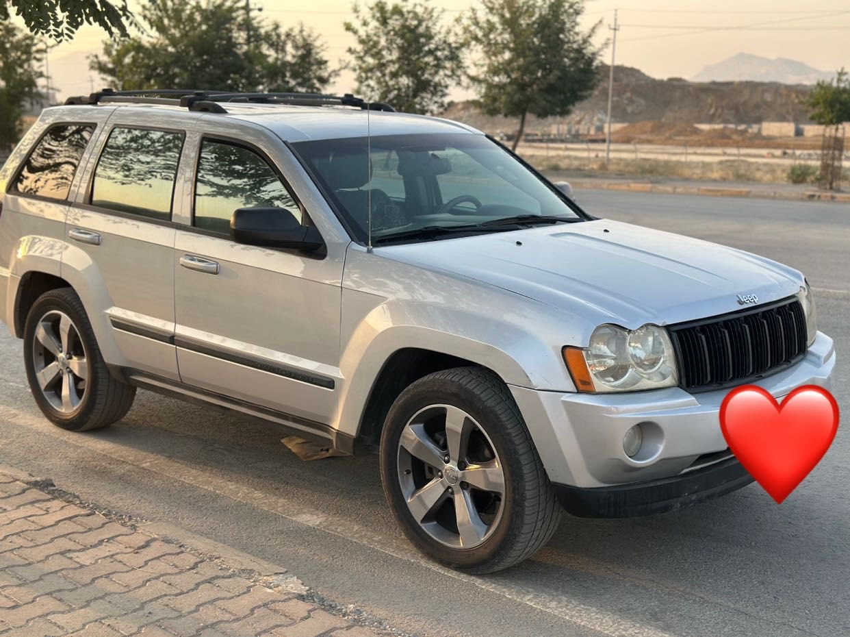 جيب گراند شيروكي ٢٠٠٧ (Jeep Grand Cherokee 2007)
صبغ قطعة وحدة (چامرلخ السايق) بدون ضرر داخلي أو سحب
السيارة كُلش نظيفة ومحافظ عليها، ما بيها بهتان
 الصبغ خفيف ، . السنوية منتهية صارلها سنة. دفع خلفي (تك آكسل). رقم سليمانية.
السعر المطلوب:
ورقة (٩٠ ورقە) ومُعامَلة (مجال بسيط بالسعر).
للاتصال:
***********

