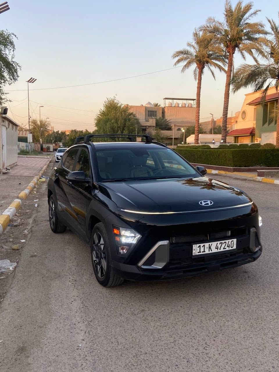 السلام عليكم 
للبيع هونداي كونا 2025 sel رقم بغداد 
ماشية 4500 ميل 
المواصفات:-
بصمه 
شاشه كبيره 
تحكم ستيرن 
قياده ذاتيه 
تبريد قطعتين 
ويل كب كروم حجم 17 
تشغيل عن بعد 
أشاره ترحيب عند الاقتراب 
لد نهاري ليلي 
محرك 2000 دوش 
كشن السايق فول كهرباء 
شاشه كار بلي 
بصمه أبواب 
عداد دجتل 
تبريد بيانو 
ثلاث وضعيات قياده 
وباقي المواصفات المعروفه 
حادثها سرقة واكو بارد بحافة البنيد موضح بالصور 
السعر ١٦٥ وبيها مجال بسيط 
مكان السياره / بغداد شارع فلسطين  
***********
