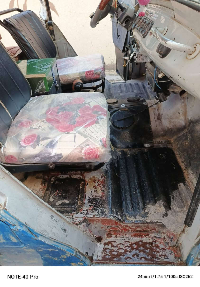 واز للبيع موديل 2001 سنوية جديدة تخم تاير + ويل كب جديد صدر جديد باور ستيرن دسكات امامية سيارة ما بيها اي نقص مال بيت سعرها 9 ونص وبيها مجال  *********** اتصل وتدلل
