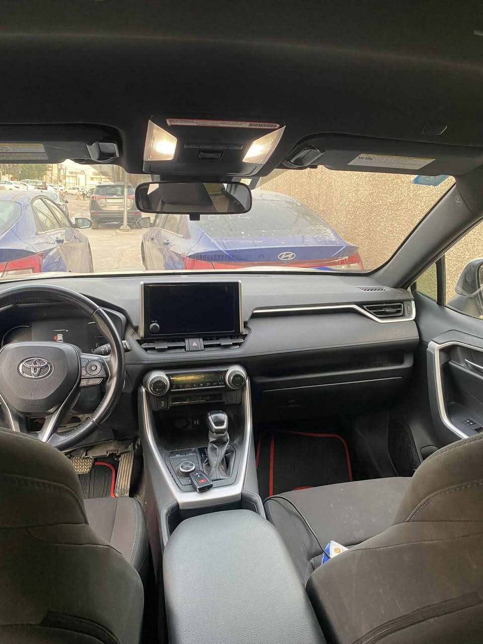 السلام عليكم رافور للبيع   
2024 هايبرد صور حادث كما توضح صورة لون أبيض صدفي محرك 2500 أرقم ***********
