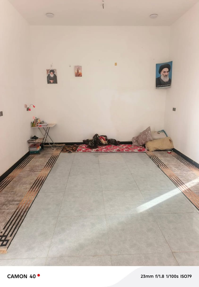 بيت للبيع الاسكان الصناعي دور سيد حمزه قريب على الحولي بيت مساحته170متر بناء طابوك صب كونكريت البناء 2023
غرفتين 5.25×4 صاله 7×4 مطبخ 4×4 دوانيه 6×4 منور +حمامات داخليه وخارجيه +بيتونه السعر خاص واتساب ***********
