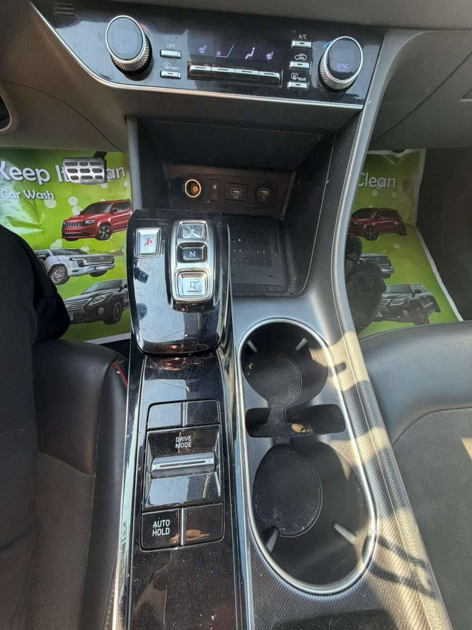 سوناتا 2020 محرك 1.6 توربو 🔥
🔹 الضربة بلادية جنطة
🔹 بارد جاملغ أمامي قطعتين
🔹 فول مواصفات ما عدا الفتحة
🔹 كشنات جلد ومخمل مع تدفئة
🔹 تحديد مسار + نقطة عمياء
🔹 رادار أمامي وخلفي
🔹 لايت زينون عدسة
🔹 تبريد قطعتين
🔹 3 أنظمة قيادة
🔹 توقف ذاتي
🔹اوتو هولد 
🔹تشغيل عن بعد 
🔹 كشنات كهرباء

سيارة مرتبة، استخدام نظيف
موقعها بغداد
السعر: 165 وبي مجال قليل
📞 للاتصال: ***********
