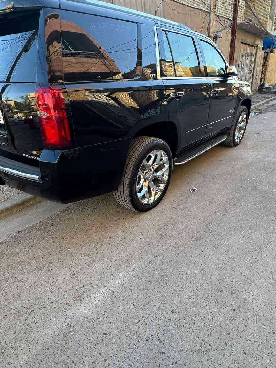 🚘 للبيع | CHEVROLET TAHOE PREMIER 2017 🚘
وكالة المنصوري

تاهو 2017 بريمير خليجي
كفاله عامه  فقط بارد بصيط✅

⭐ أعلى فئة PREMIER فول مواصفات 1/1 ⭐

🔹 محرك 8 سلندر
🔹 فتحة سقف (سلايد)
🔹 كراسي جلد أصلي
🔹 كراسي كهرباء أمامية
🔹 كراسي ميموري (خزن)
🔹 كراسي تدفئة + تبريد
🔹 كراسي خلفية كهرباء + تدفئة
🔹 تبريد خلفي مع شاشة
🔹 شاشة أمامية أصلية كبيرة
🔹 شاشة خلفية DVD أصلية
🔹 داتا شو DATA SHOW
🔹 شحن هاتف لاسلكي
🔹 رادار + سائق آلي
🔹 كروز كنترول
🔹 نظام السير على الخط
🔹 كاميرا خلفية
🔹 حساسات أمامية وخلفية
🔹 دبل عادي + أوتوماتيك
🔹 فور ويل
🔹 مانع تزحلق
🔹 تحكم كهربائي بالبريك والبانزين
🔹 تشغيل عن بعد
🔹 3 بصمات
🔹 ستيرن كهرباء + تدفئة + تحكم كامل
🔹 شاشة أعطال وكيجات ديجتال
🔹 صندوق كهرباء (شفط)
🔹 فتح الصندوق عن طريق القدم
🔹 مرايا كهرباء شفط
🔹 لايت عدسة زنون + LED أمامي
🔹 نظام صوتي فاخر
🔹 قاصة سرية
🔹 دوسات كتابة CHEVROLET
🔹 إشارات بالمرايا
اتصال وره ساعه ٢

✨ سيارة بريمير معروفة، أعلى فئة من التاهو وبكامل المواصفات
 ✨***********
