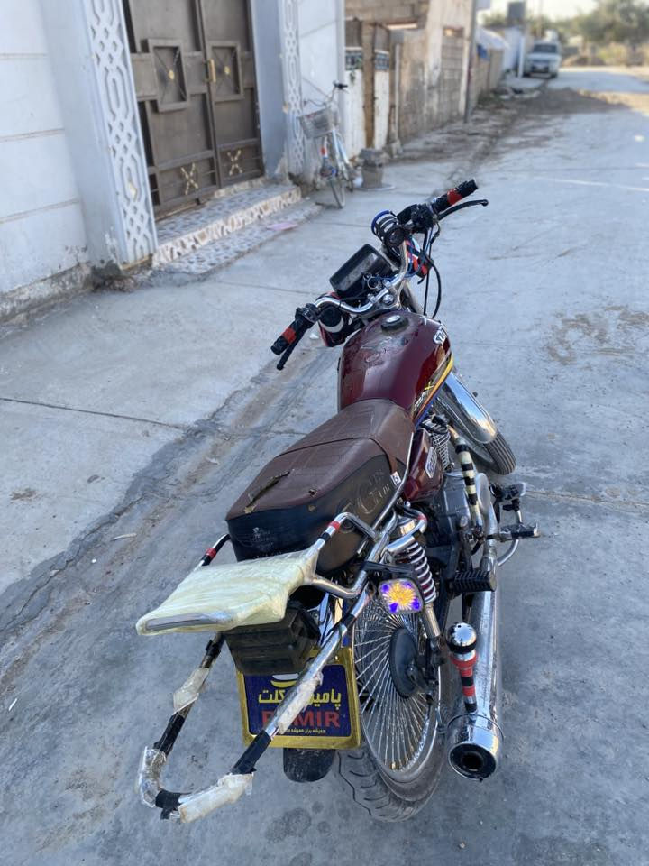 السلام عليكم دراجه تايكر للبيع موديل ٢٠٢٣ دراجه حلوه ونضيفه كهربائيات كلها شغاله اوراق كاتونيه مكاني ديالى الخالص 
هذا رقمي ‭٠٧٨٥ ٣٢٨ ١٢٢٠‬ 
اتصل وبيك خير وتدلل
