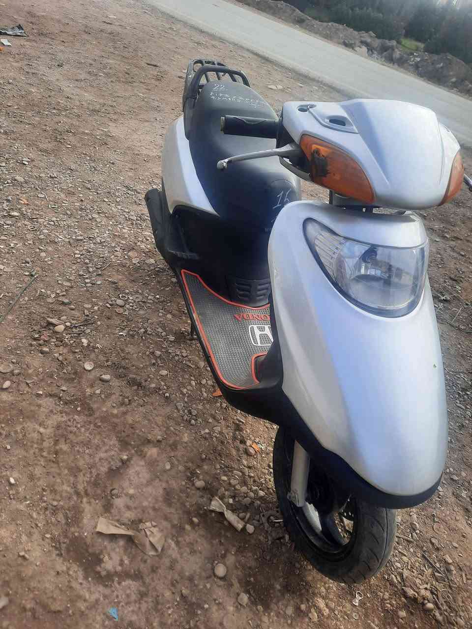 السلام عليكم سبيسي ياباني دراجه نضيفه مكينه مفتوحه مره وحده نكره سلف ماناقصه كلشي لسعر 700 مكان كوت سدة الغراف  ***********
