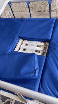 سرير طبي مستعمل شي بسيط ونضيف جداً
ويتحريك يدوي 
ويّا 3 دواشك تقرحات كهربائيه لراحة المريض 
قوي، عملي، ومناسب للبيت أو المستشفى

للعلم:
فقط الدواشك الكهربائيه سعرها ب٢١٠ الله يشهد عليه

💥 السعر كامل مع سرير ودواشك : ٣٢٥ فقط �
للتواصل ***********
