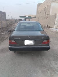 مرسيدس 300E • مكينه ٢٥٠٠ • ١٩٩٠