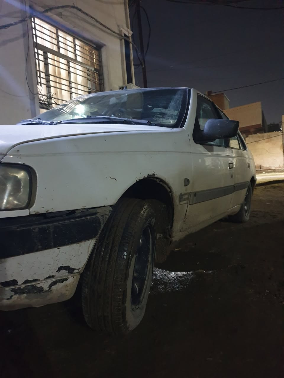 السلام عليكم بيجو جي الكس موديل 2009 بيضه السياره خير من الله مبدل بيها بس جاملغ اماميجهت سايق فقط  السعر ٣٤ وبيها مجال كير محرك كلج جديد عبوه بانزين جديده كتفات بنكات جديده صالصنه جديده ***********
