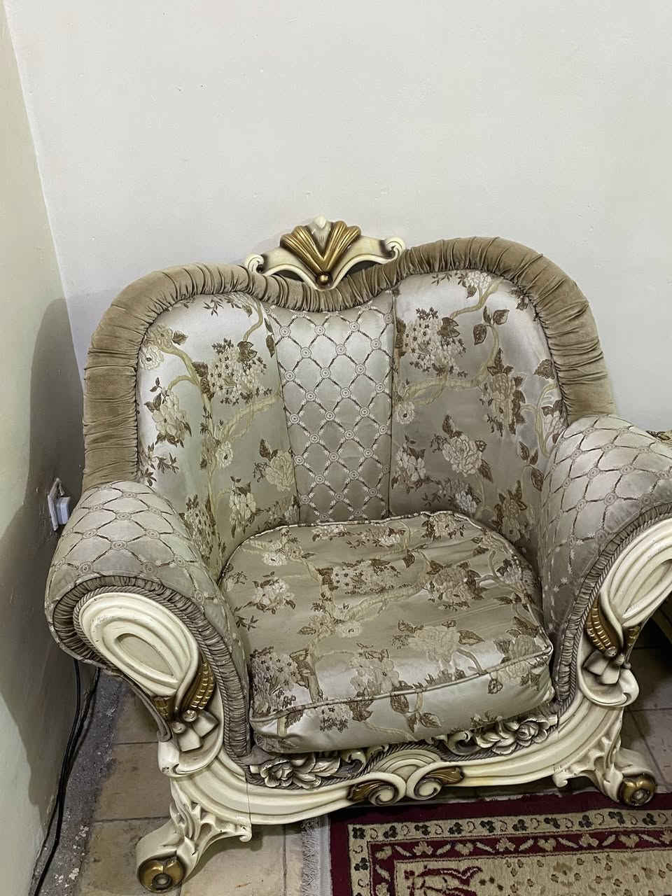 سلام عليكم نص تخم قنفه وكرسين وطبله السعر 150 للشراء هذا الرقم ***********
