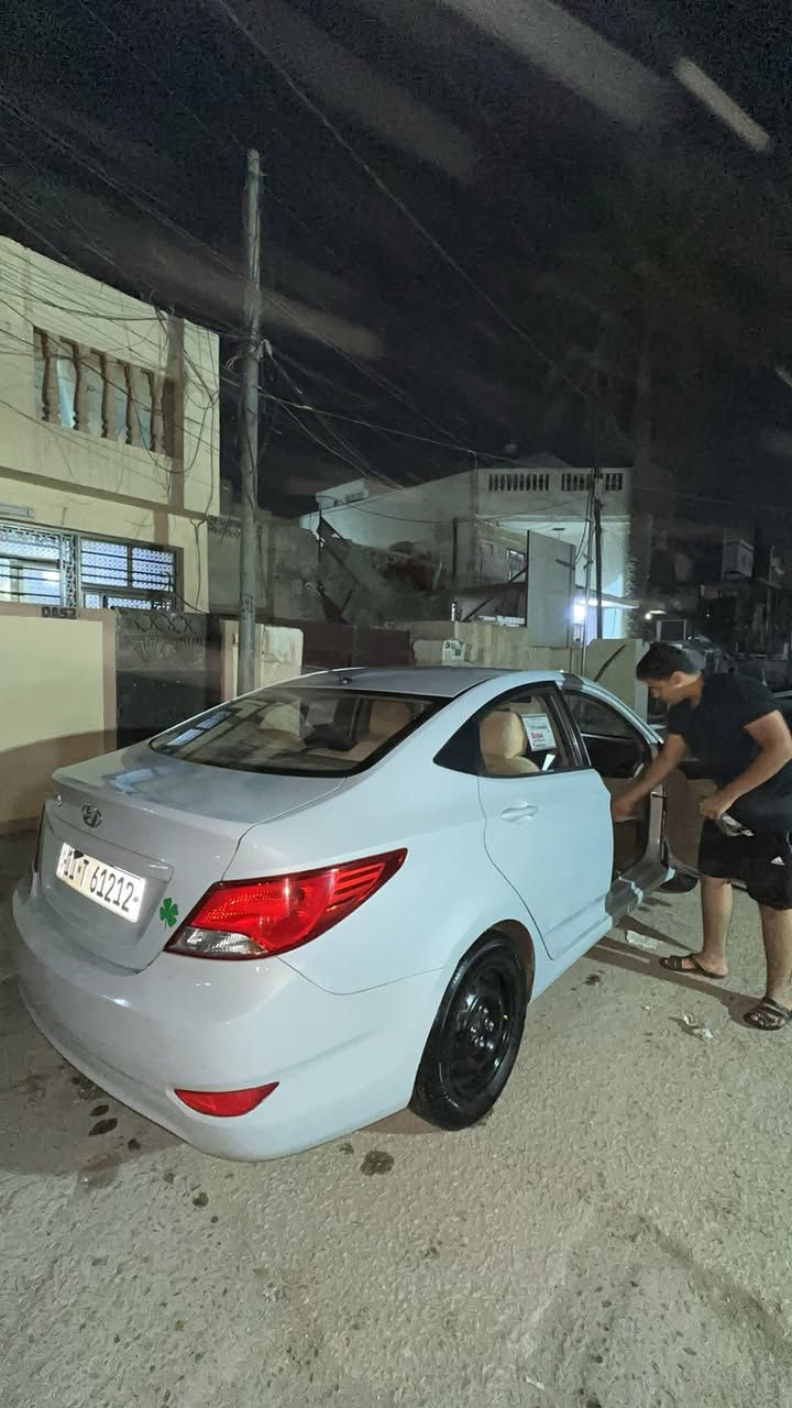 السلام عليكم
اكسنت 2016 خليجي 
ماشيه ٩٥ الف حقيقي 
محرك ١٤٠٠ 
٤ دسك 
شاشه وكاميرا 
تحكمات ستيرن 
اشاير بالمري 
بروجكتر 
رقم بغداد انكليزي بأسمي تحويل ثاني يوم 
حادث ٣ قطع صبغ بدون ايرباك لغد شواصي تكم كله مكفول 
صدر ومحرك وكير كفالة وبحالة جيده تبريد ثلج 
تخم تاير باتري كله جديد 
ادامتها يم مركز الحسام 
مكاني بغداد الدوره سوق الاثوريين 
***********
