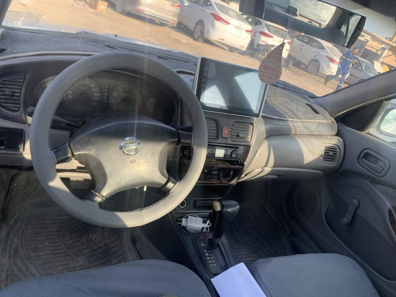 سلام عليكم نيسان صني موديل 2001 مثل مشوف. نضيفه كير مكينه حداديه تبريد بي عطل بسيط تخم تاير. جديد سنويه ستوه صقطت مكفوله من حادث قوي مجرد باردات يعني ابيع شبه حزام 60 بيه مجال شويه ***********
