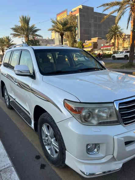 لاندكروز ٢٠١٣ رقم بغداد مكفولة كفاله عامة فول مواصفات مكينة ٦ سلندر ٤٠٠٠ مكينة وكير بلادي ما مفتوحات ماشية ٢٤٠ الف ( فقط الدعامية الأمامية مصبوغة ) 
مكان السيارة بغداد زيونة 
*********** Colombo
