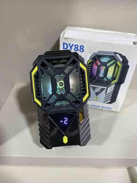 ❄️فريز مبرد
❄️فريز مبرد موبايل DY88
✅مناسب لمحبين الالعاب
✅فريز درجتين درجة خفيفة ودرجة قوية البرودة تصل 2–
✅شحن تايب سي يطول 
✅بي انارة RGP
✅حجمة مناسب وغير مزعج
✅العب ولتهتم

⭕️سعر اخر قطعة بـ15
⭕️يوجد توصيل 

📞واتساب ***********
