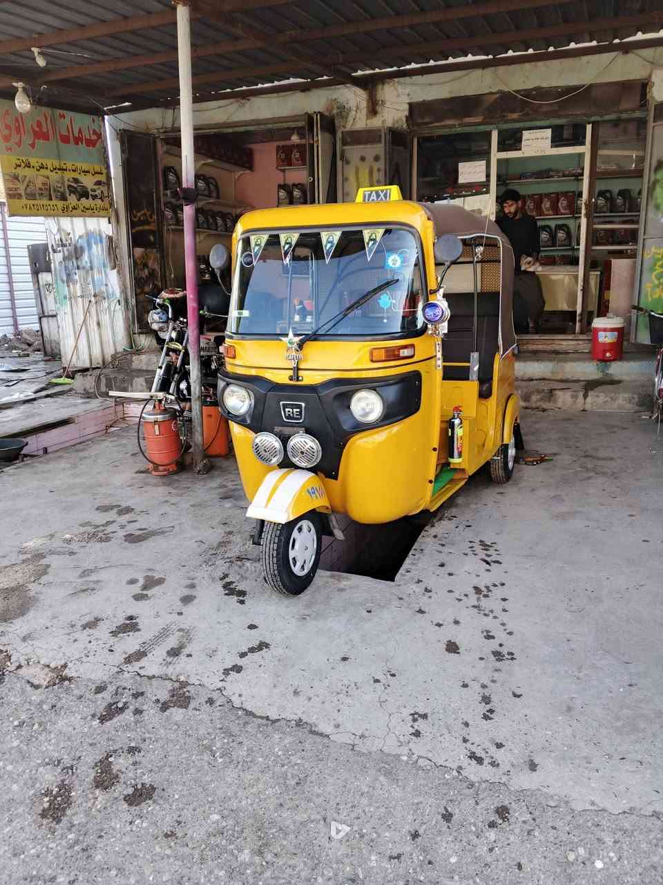 سلام عليكم تكتك للبيع موديل 20رقم وسنويه بسمي مكفوله كفاله عامه السعر 7800وبيه مجال حك الجيه مكاني أبو غريب الحصوه للتصال***********
